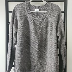 Old Navy Gray Crewneck Knit Sweater